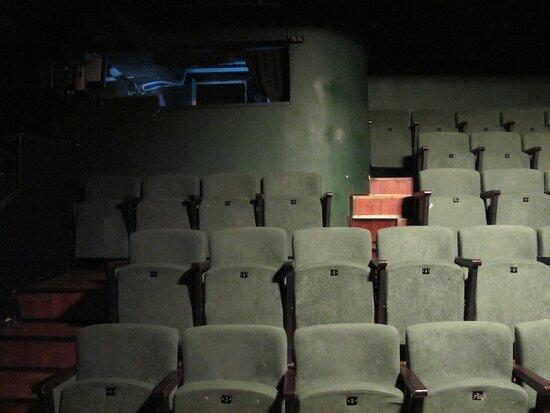 🎭 남서부 극장(테아트르 나 유고-자파데)