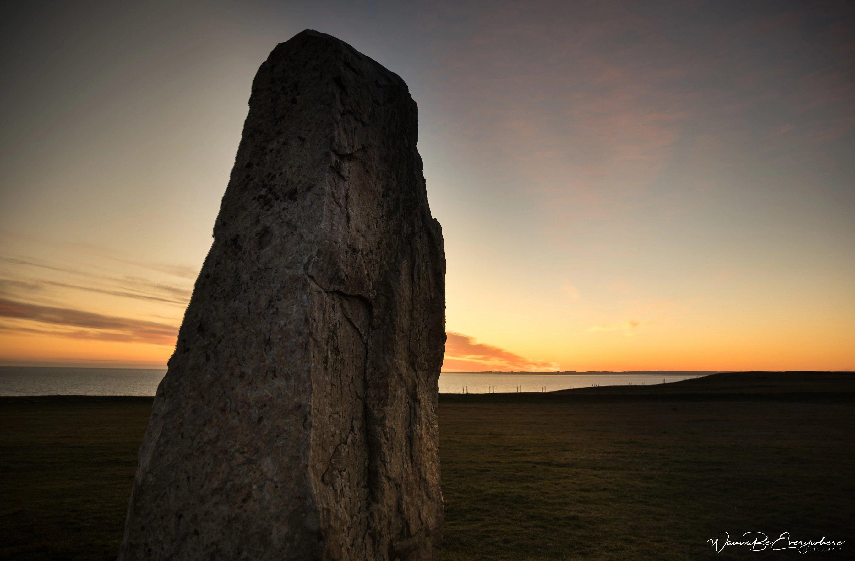 일출 또는 일몰 시 유적 실루엣 촬영