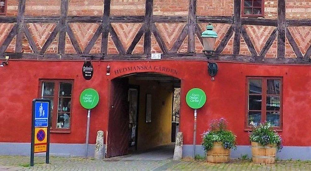 🏞️ 릴라 토리 (소 광장)