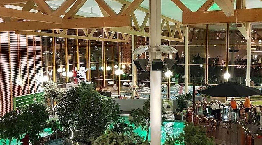 🏊 천상의 수영장 (힘라바데트)