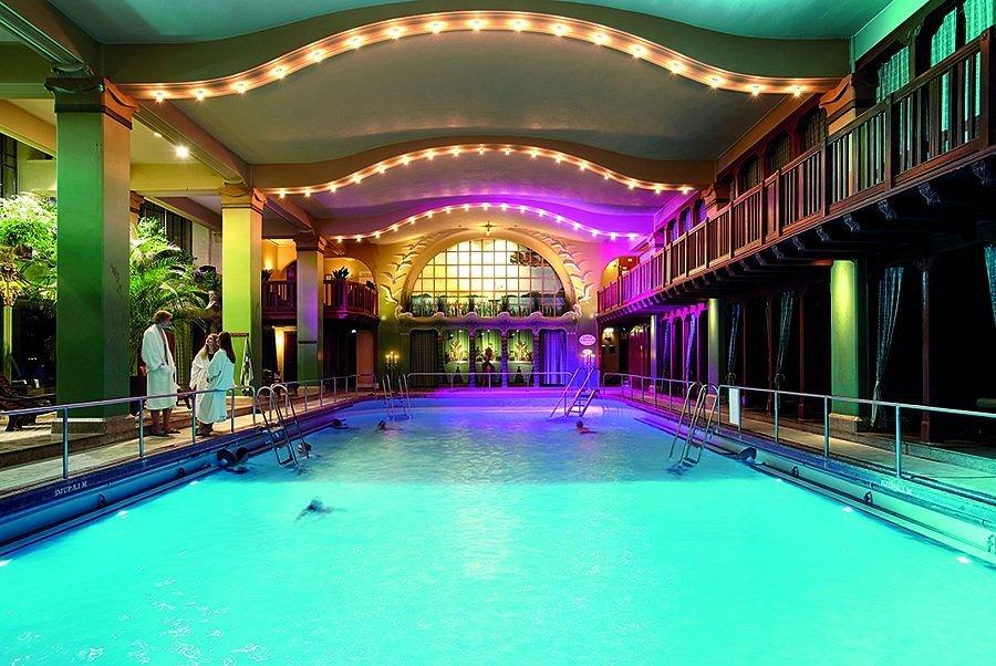 🧖‍♀️ 중앙 목욕탕 (센트랄바데트)