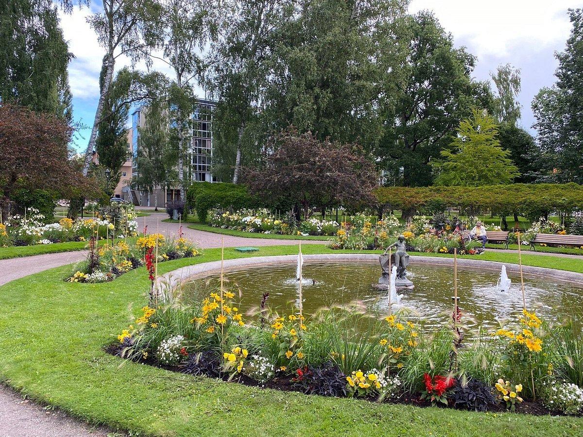 계절별 꽃밭 및 테마 정원