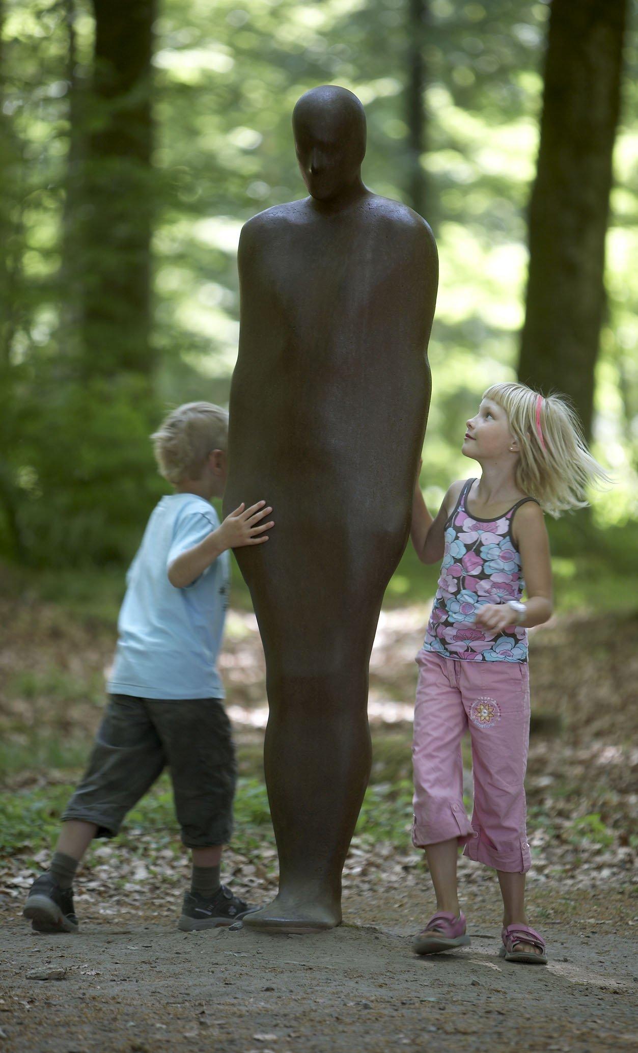 안토니 곰리의 '함께 그리고 따로 (Together and Apart)'