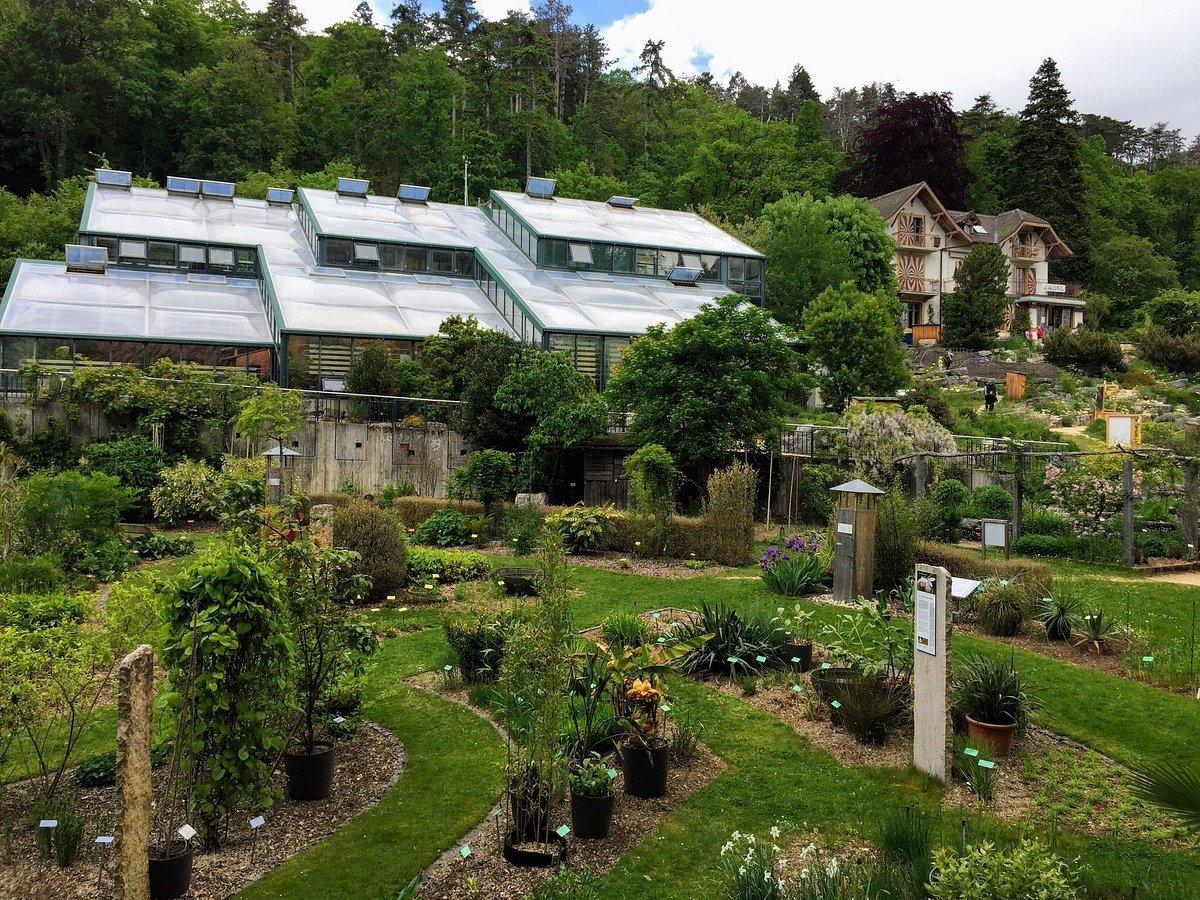 뇌샤텔 식물원의 야외 특별 전시회 모습