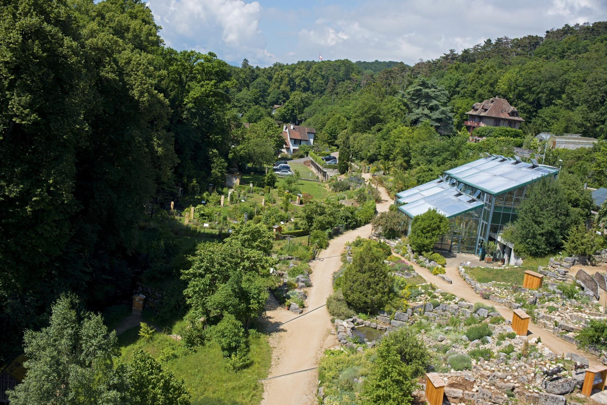 뇌샤텔 식물원 빌라 내부 전시 모습