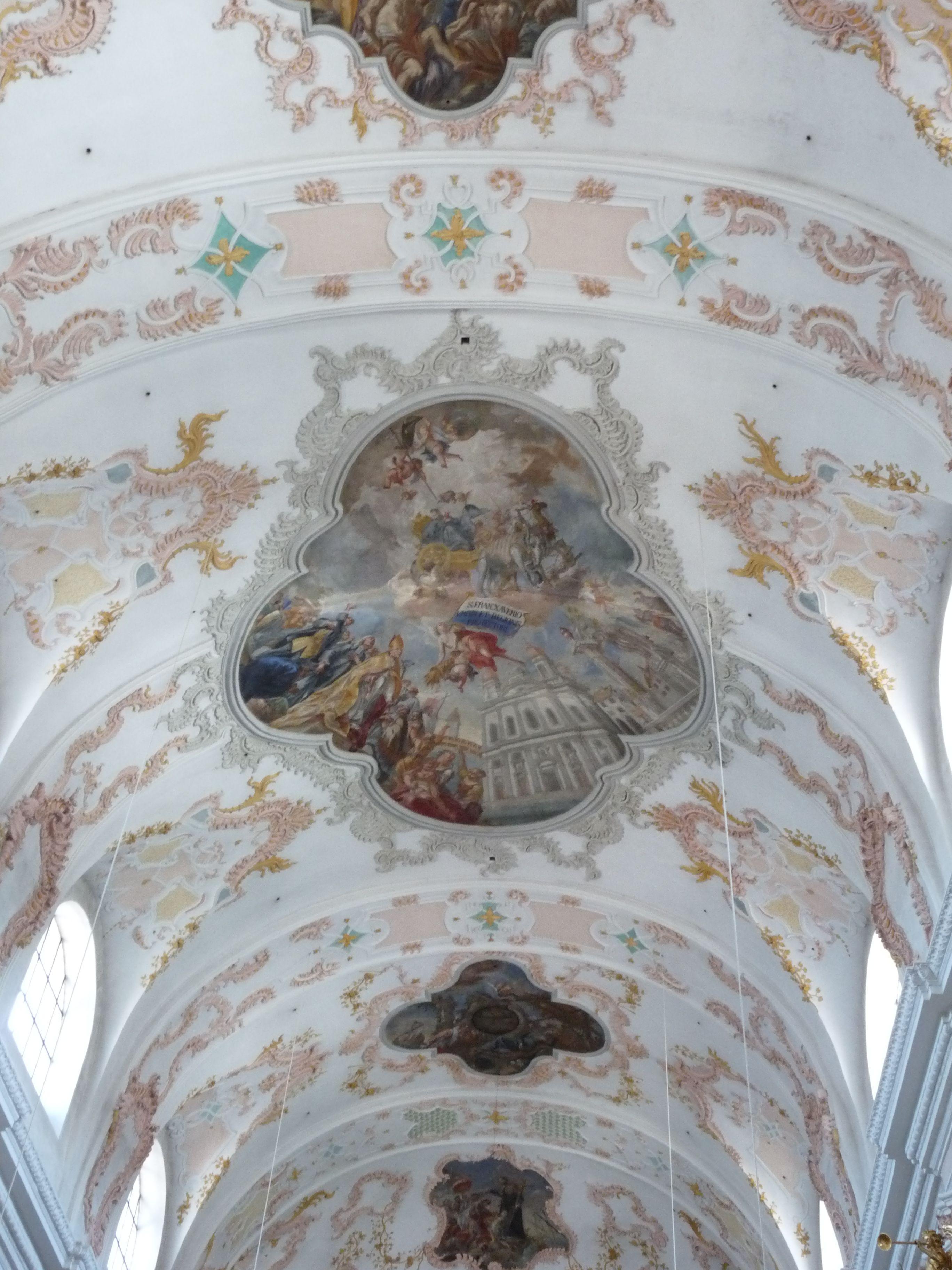 교회 내부 천장 프레스코화