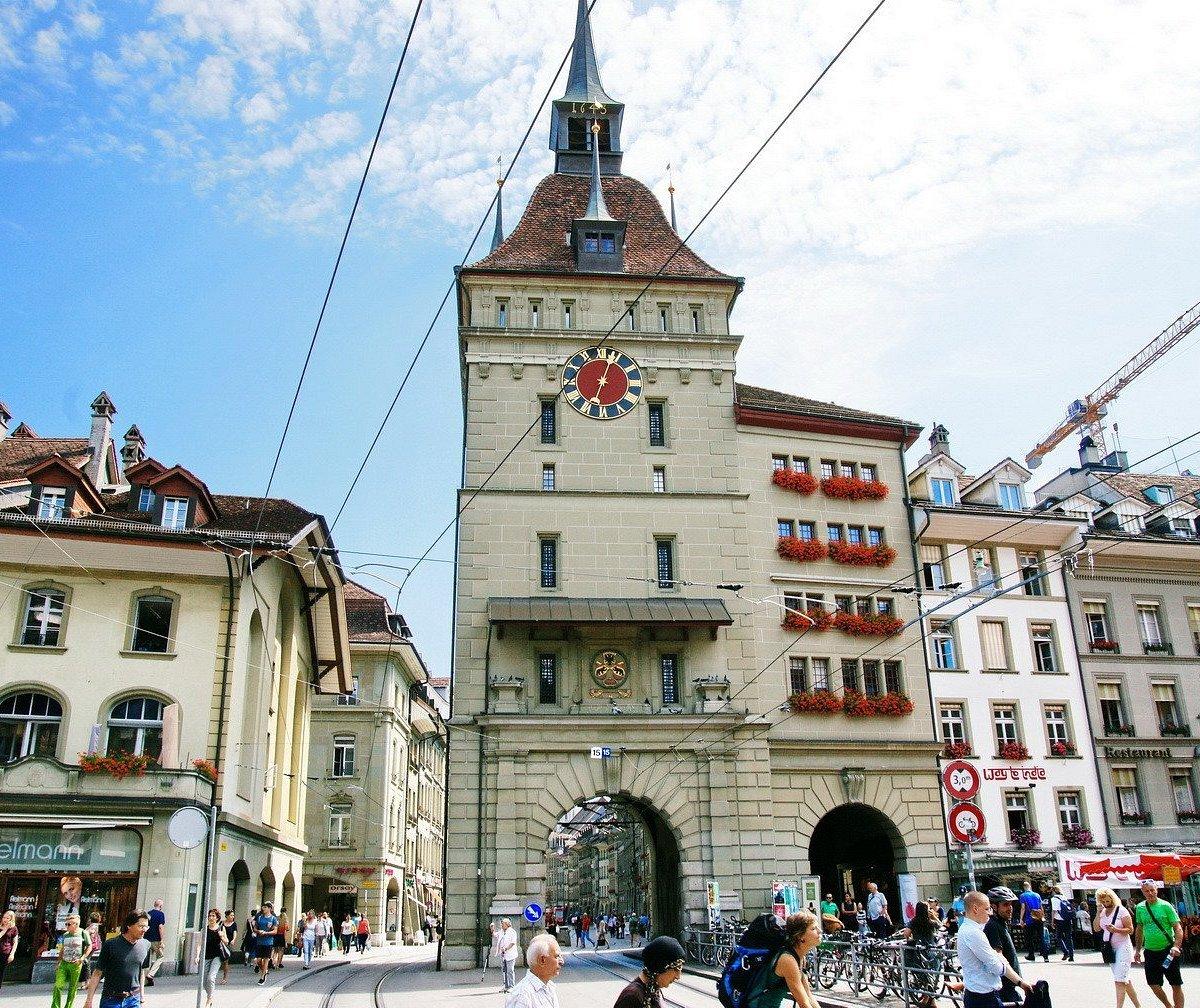 탑 정면 (마르크트가세 서쪽 방면)