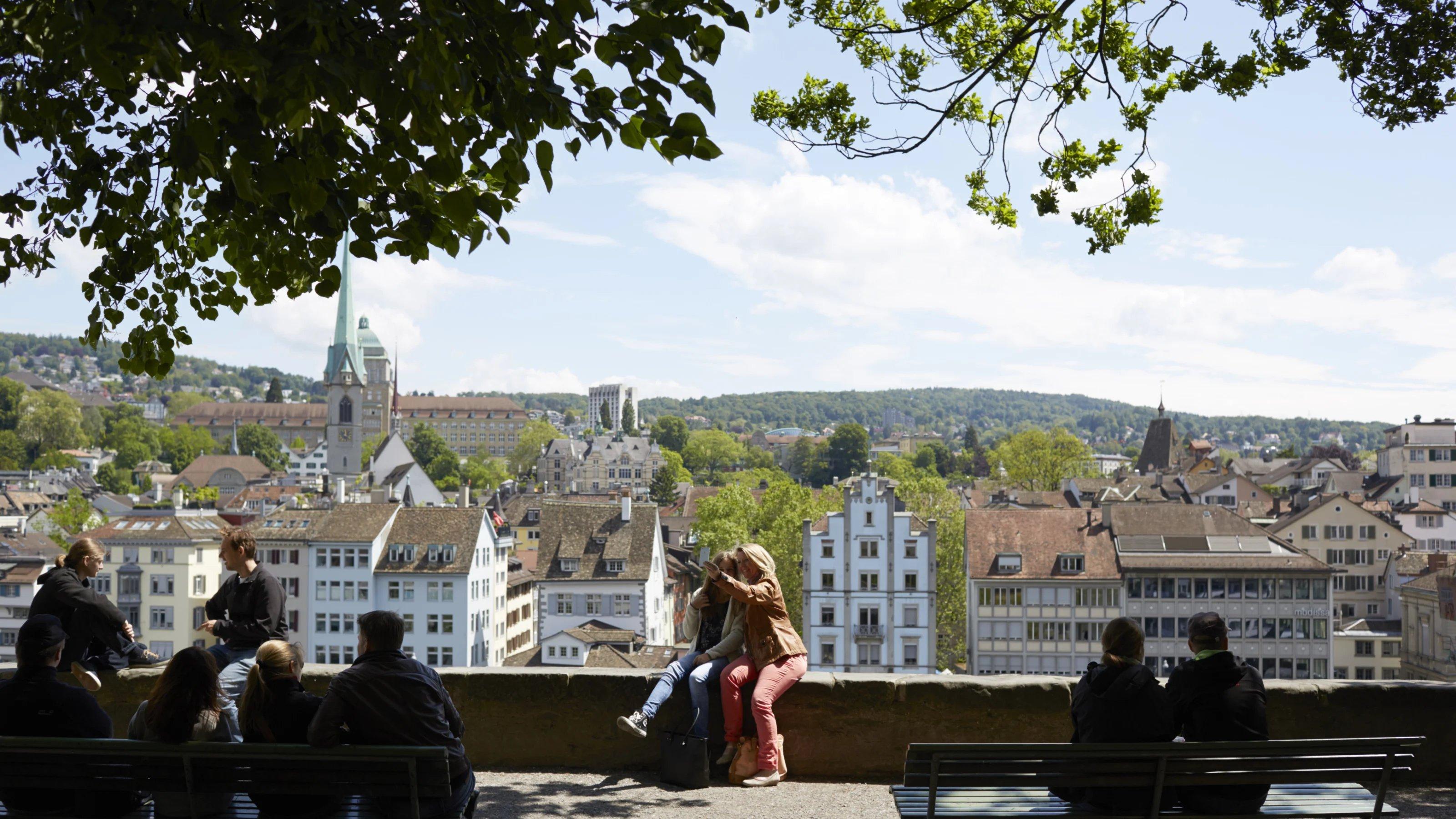 남쪽 방향 전망 (맑은 날 한정)