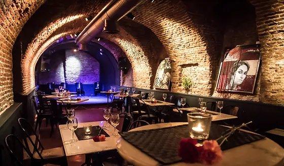 💃 롤라의 동굴(라 쿠에바 데 롤라)