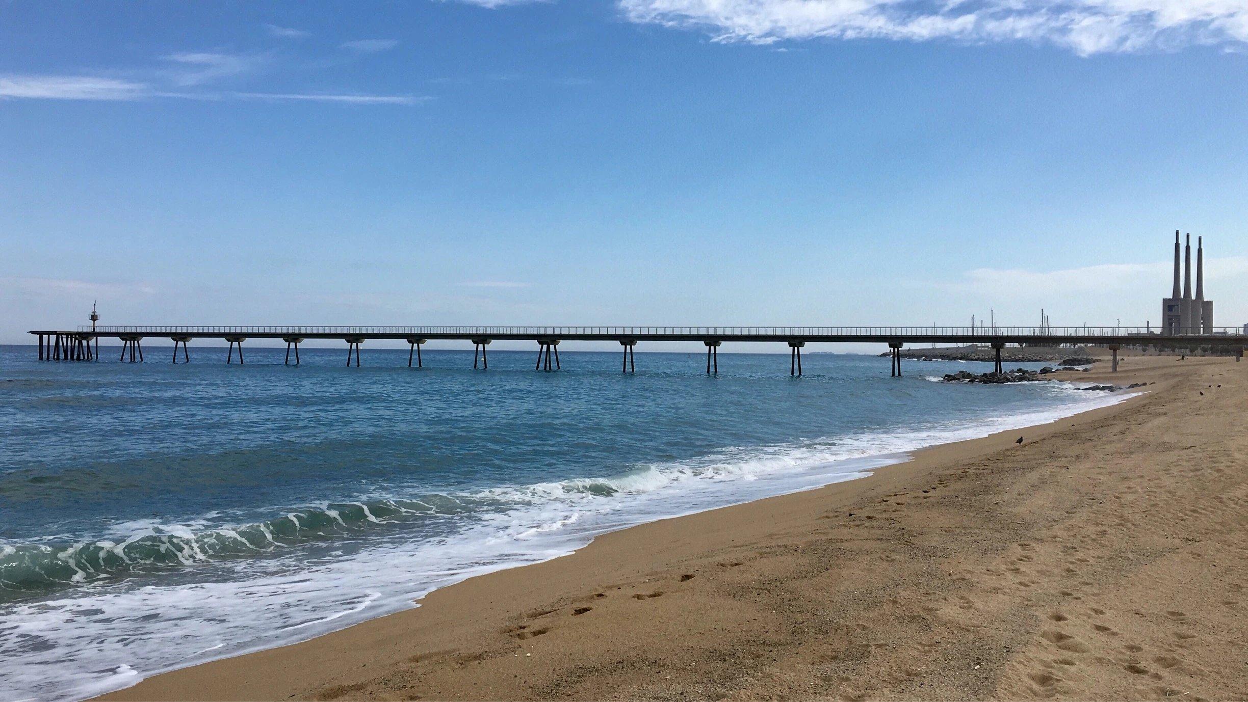 🏖️ 바달로나 해변 (Playa Badalona)