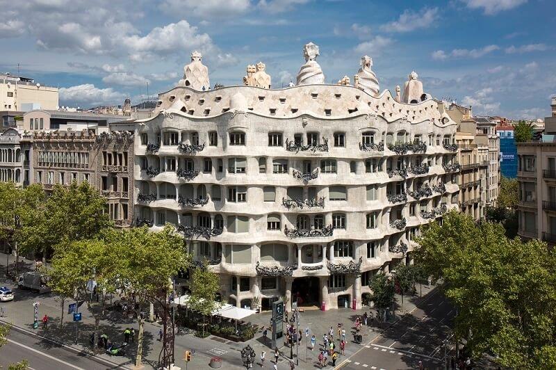 🏛️ 라 페드레라 - 카사 밀라 (La Pedrera - Casa Milà)