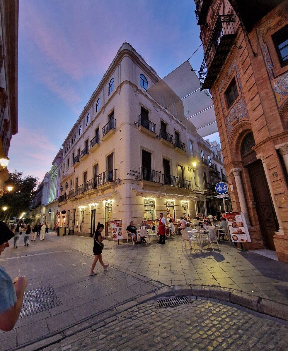 🛍️ 시에르페스 거리 (Calle Sierpes)