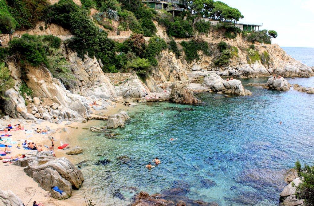 🏖️ 트론스 해변 (칼라 덴 트론스)