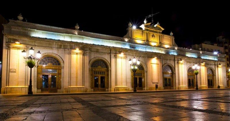 🛍️ 중앙 시장(메르카트 센트랄 데 카스테욘)