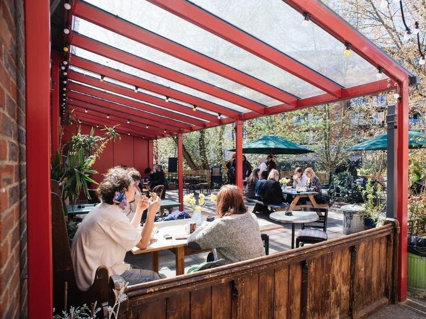 강변 야외 테라스