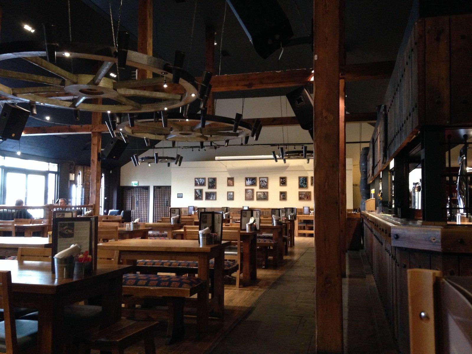 버그만 바 내부