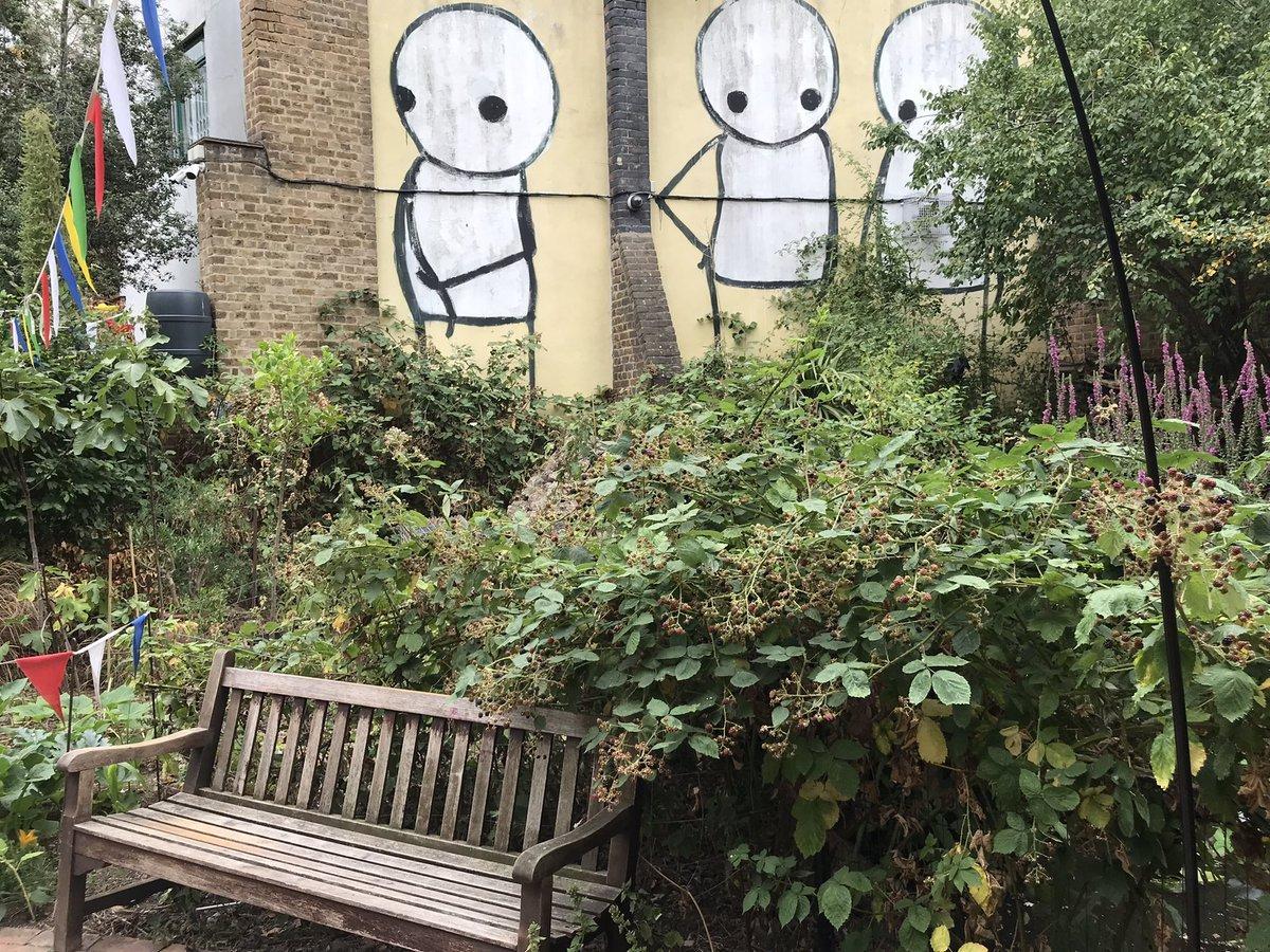 영화 '라스트 크리스마스' 속 벤치