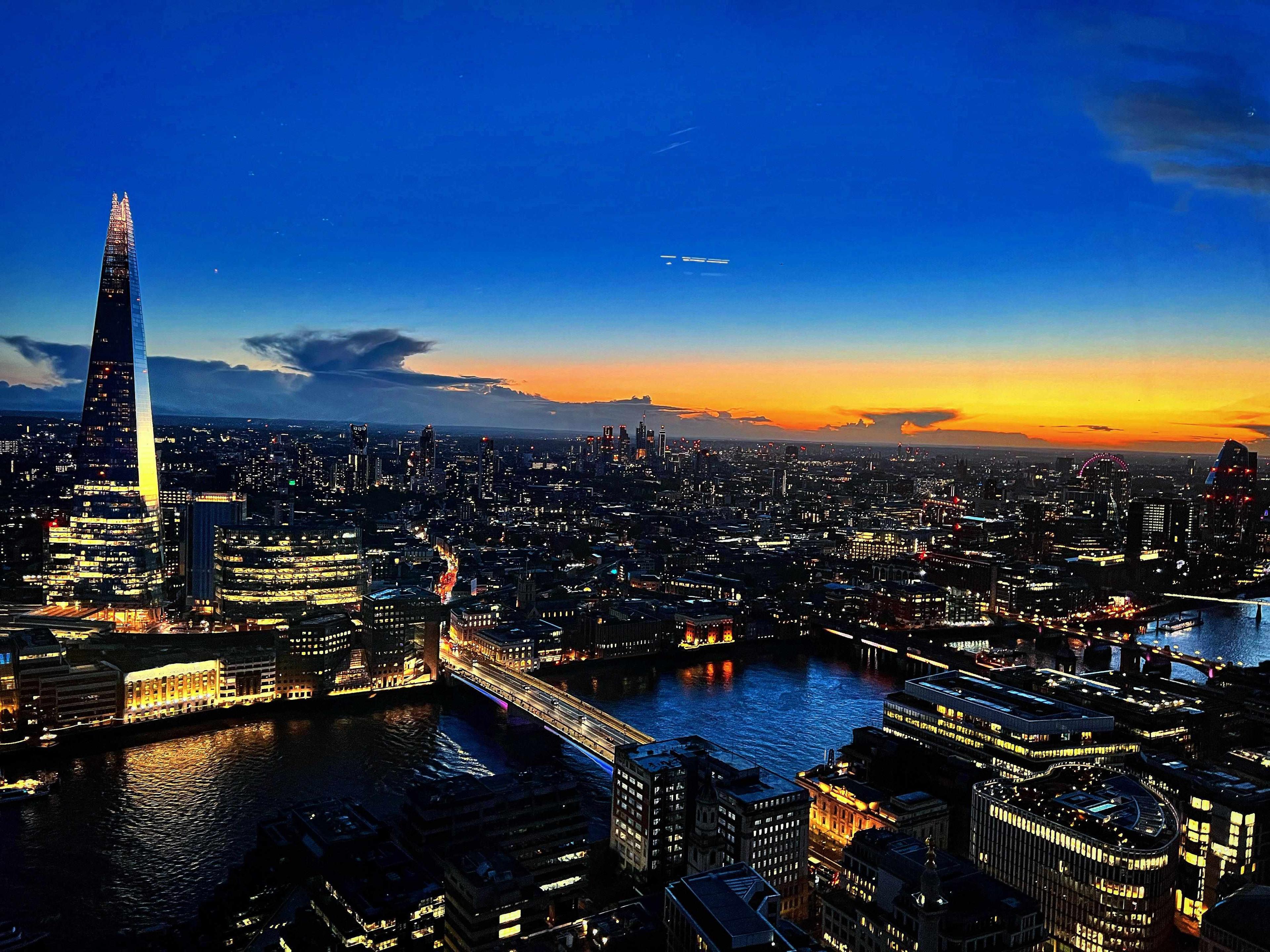 남쪽 야외 테라스 (South Terrace)