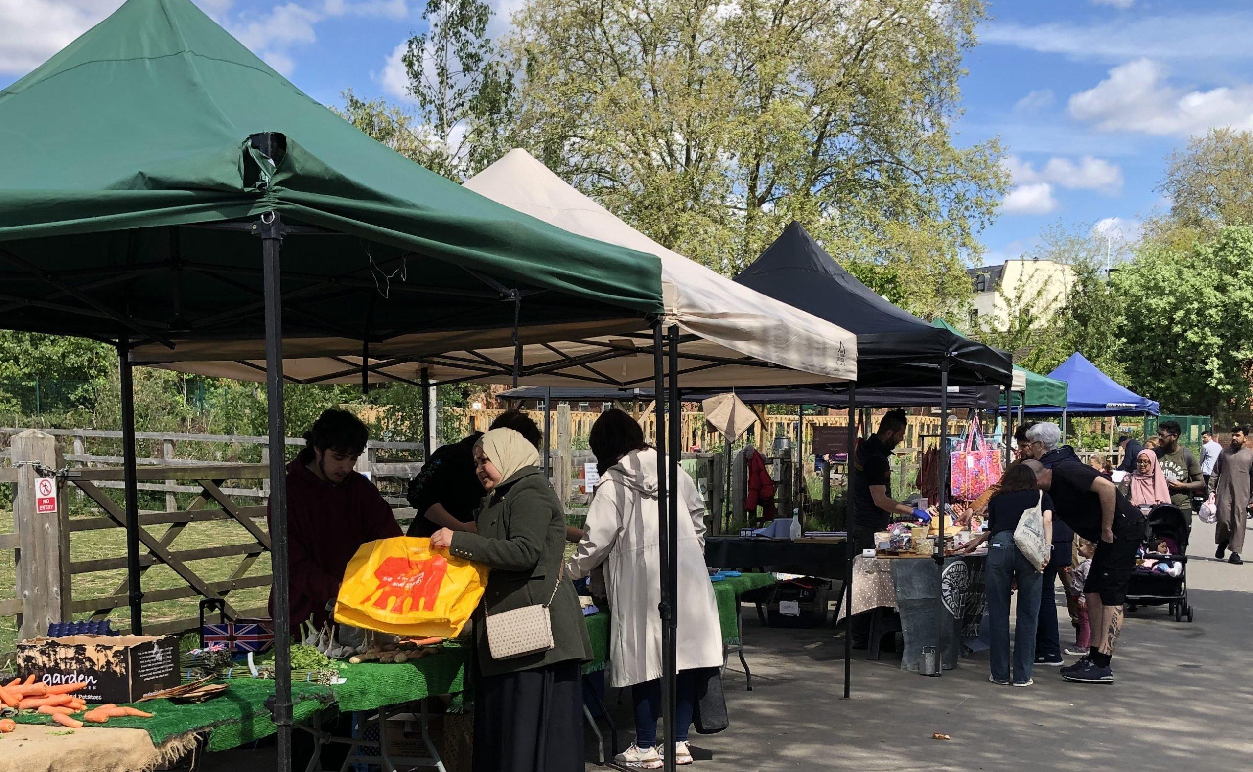 스텝니 시티 팜 토요 파머스 마켓 전경