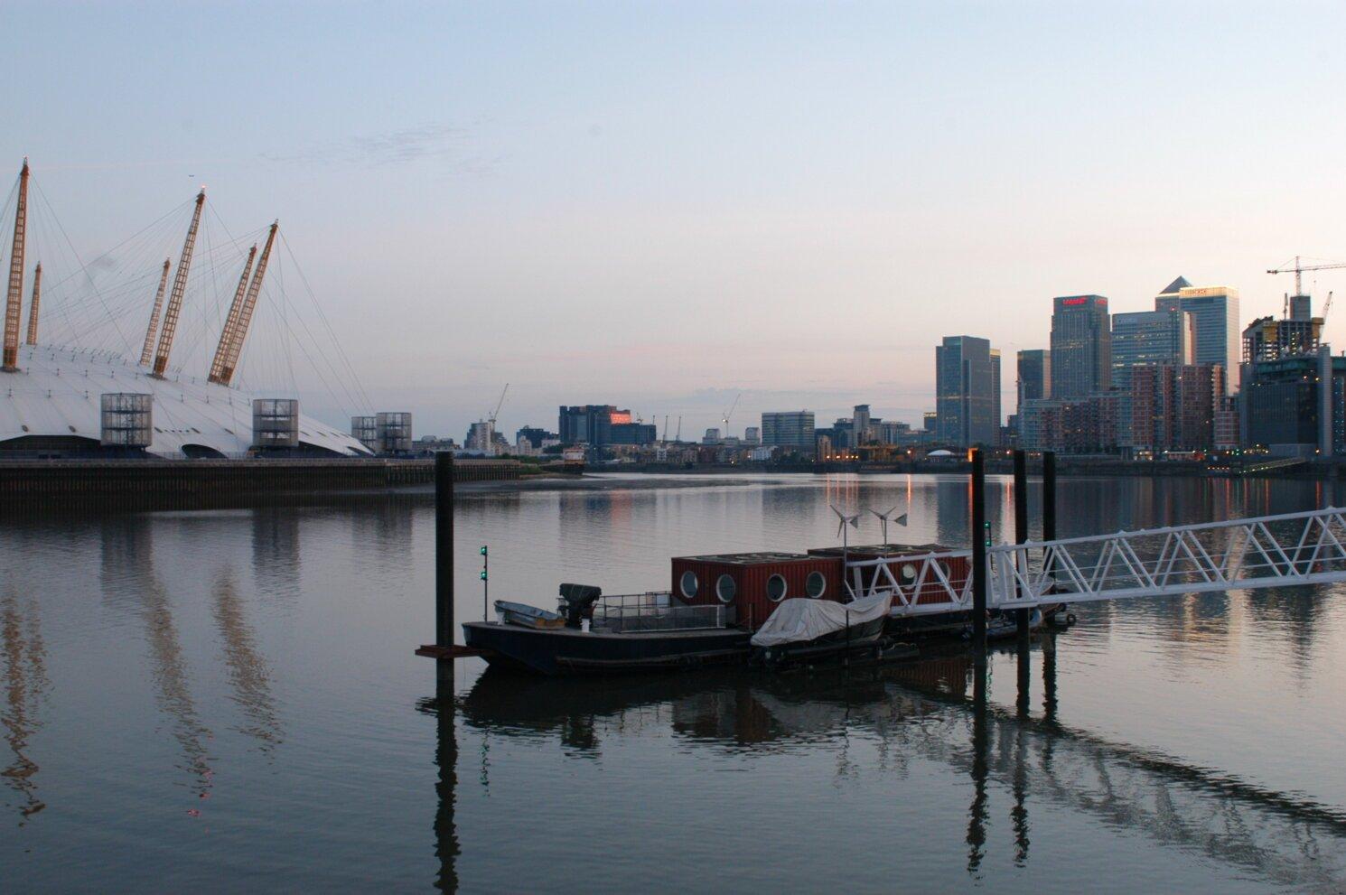 템스강변 산책로