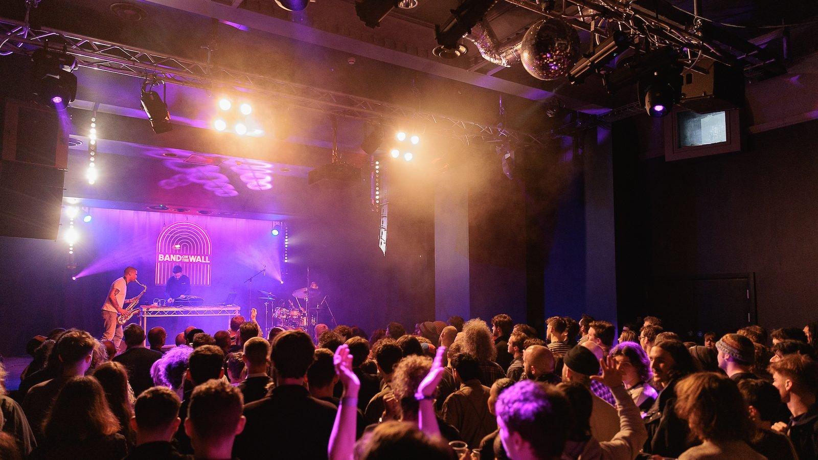 🎶 밴드 온 더 월