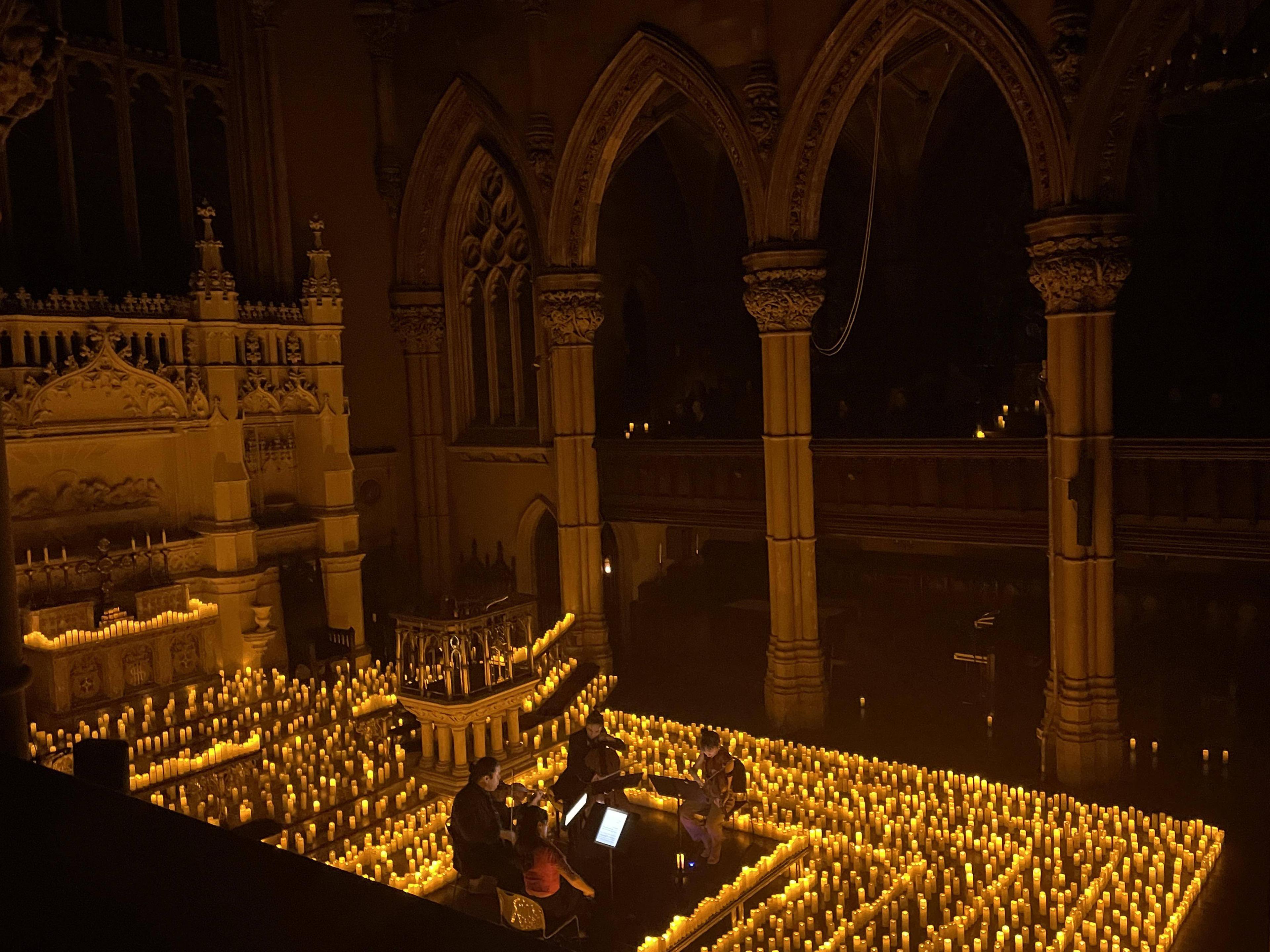 세인트 앤 교회 촛불 콘서트
