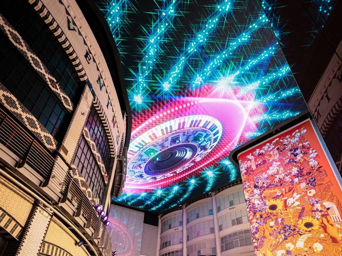 LED 천장 스크린 아래