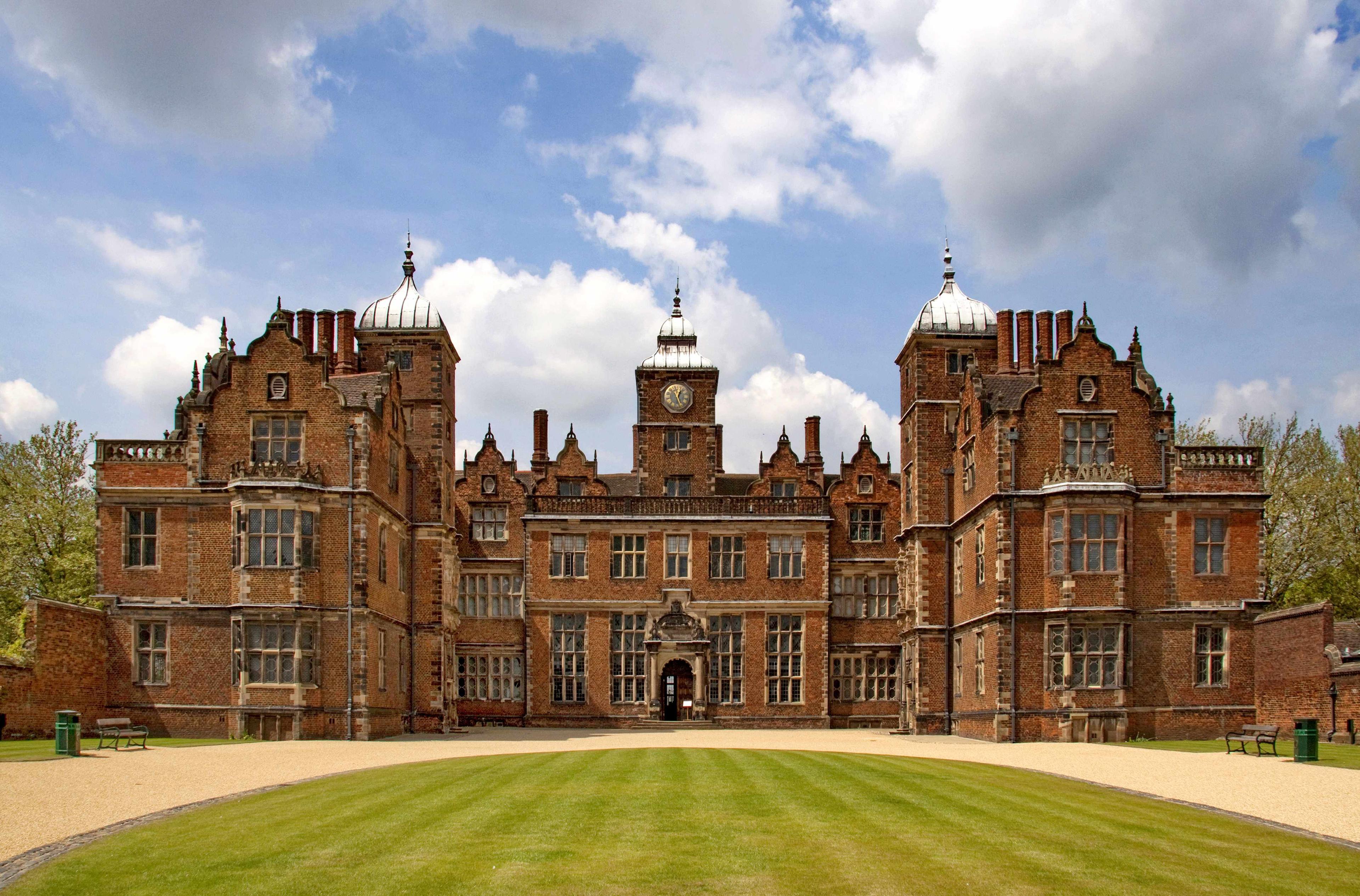 🏛️ 애스턴 홀 (Aston Hall)