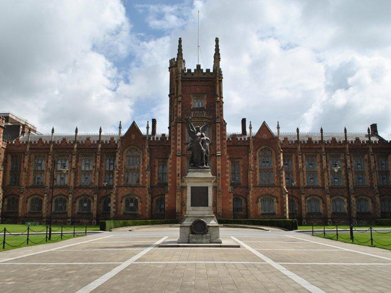 란욘 빌딩(Lanyon Building) 정면