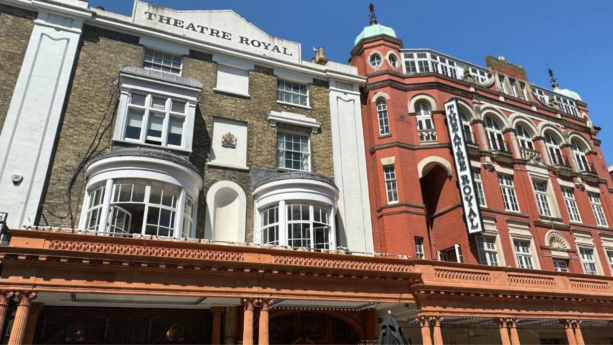 🎭 시어터 로열 브라이턴