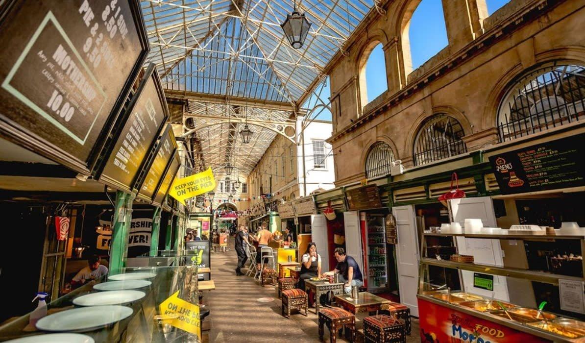 🛍️ 세인트 니콜라스 마켓