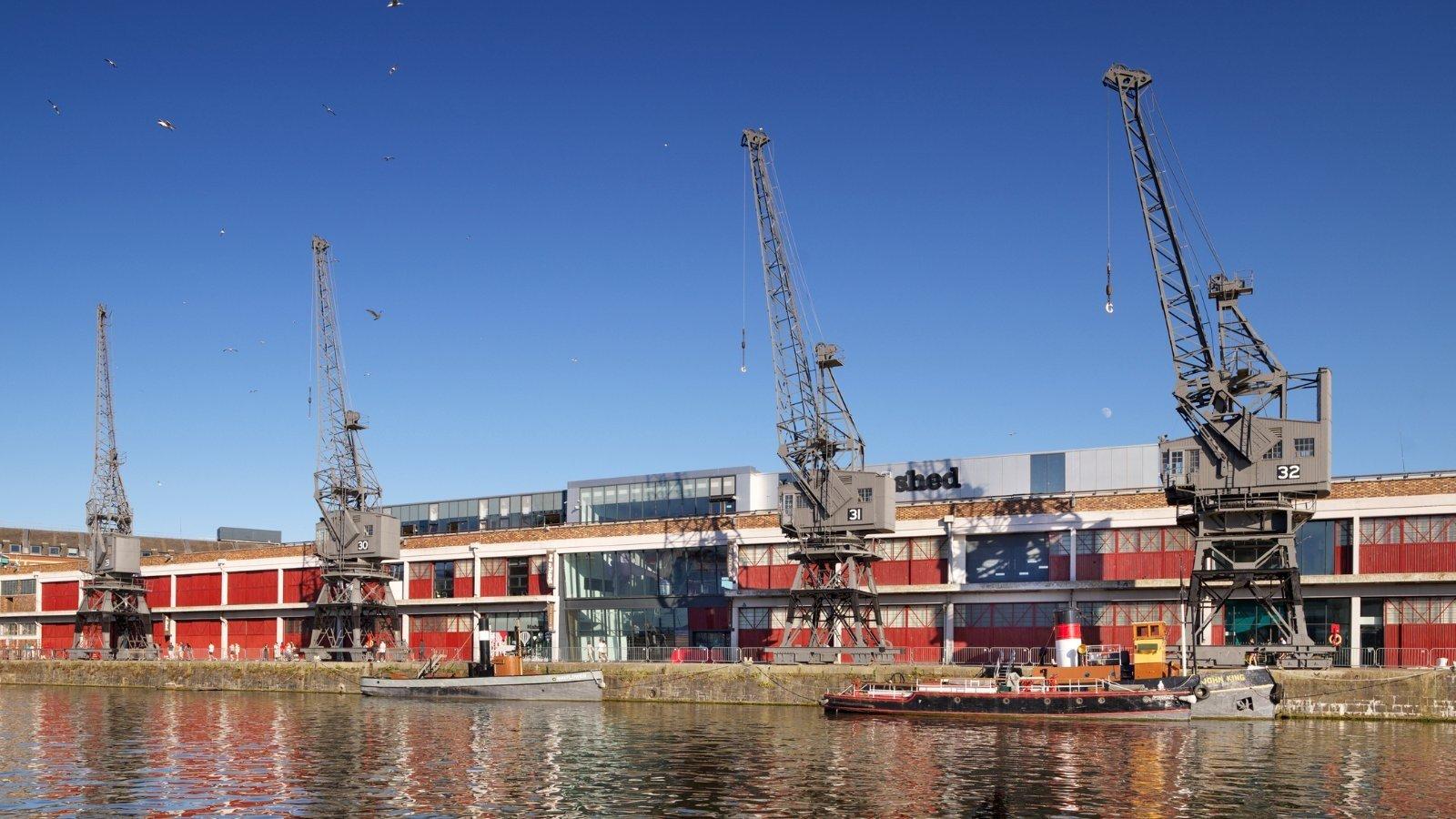 옥상 테라스 (Rooftop Terrace)