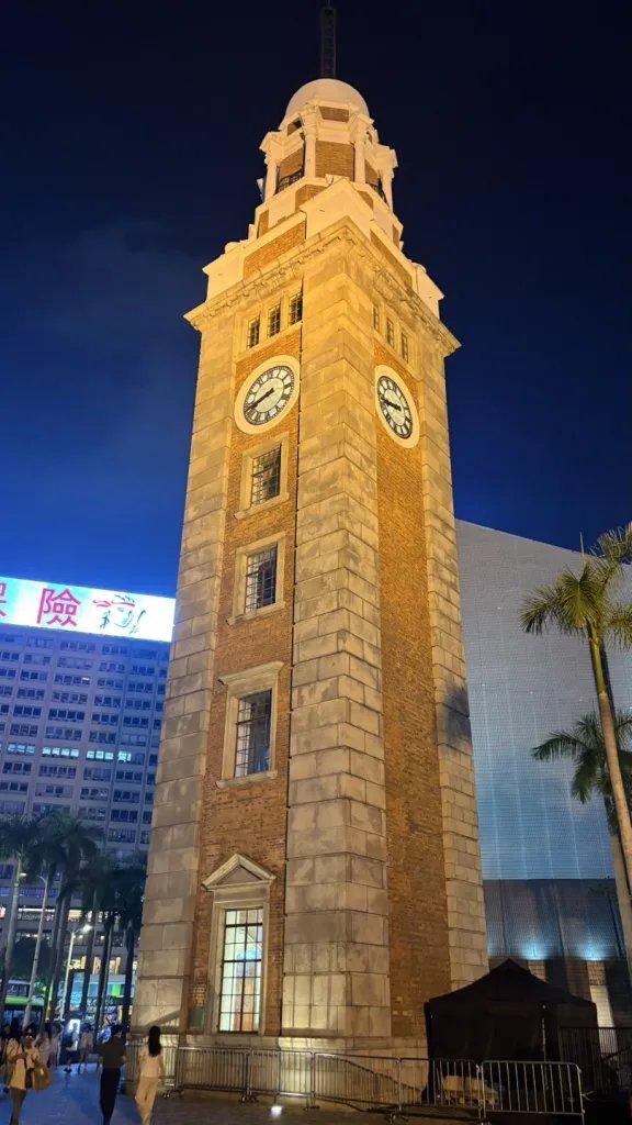 🕰️ 시계탑 (클락 타워)