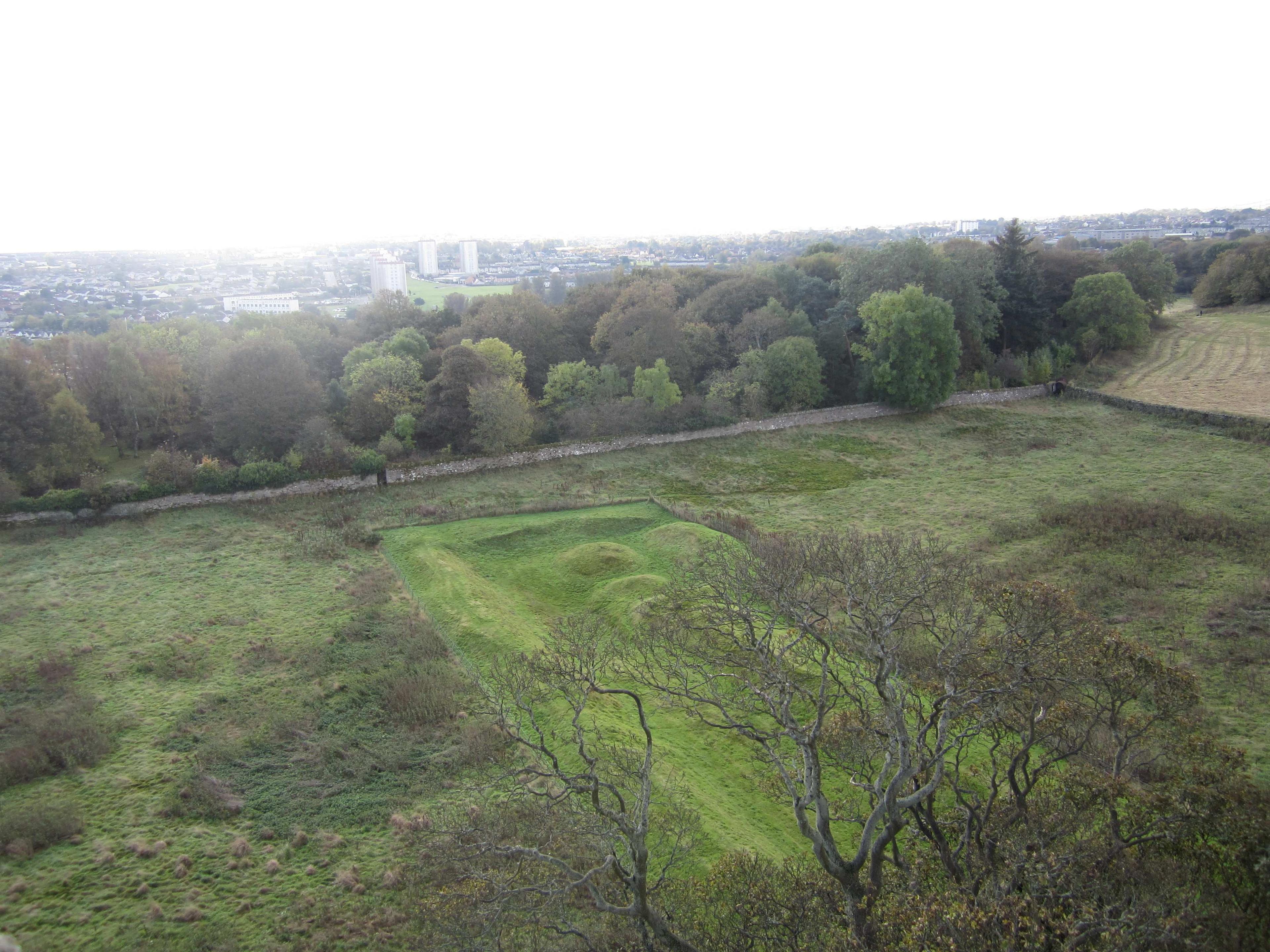 옛 'P'자 모양 연못 터 (Fish Pond)