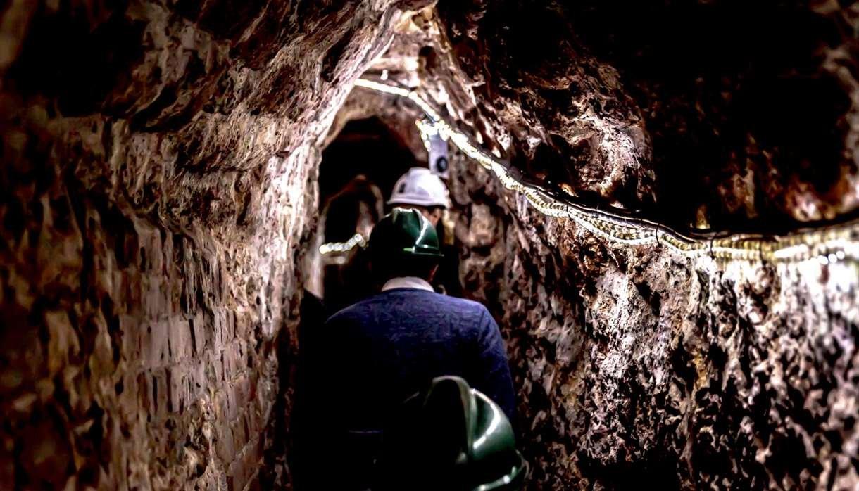 🚇 지하 통로 (언더그라운드 패시지스)