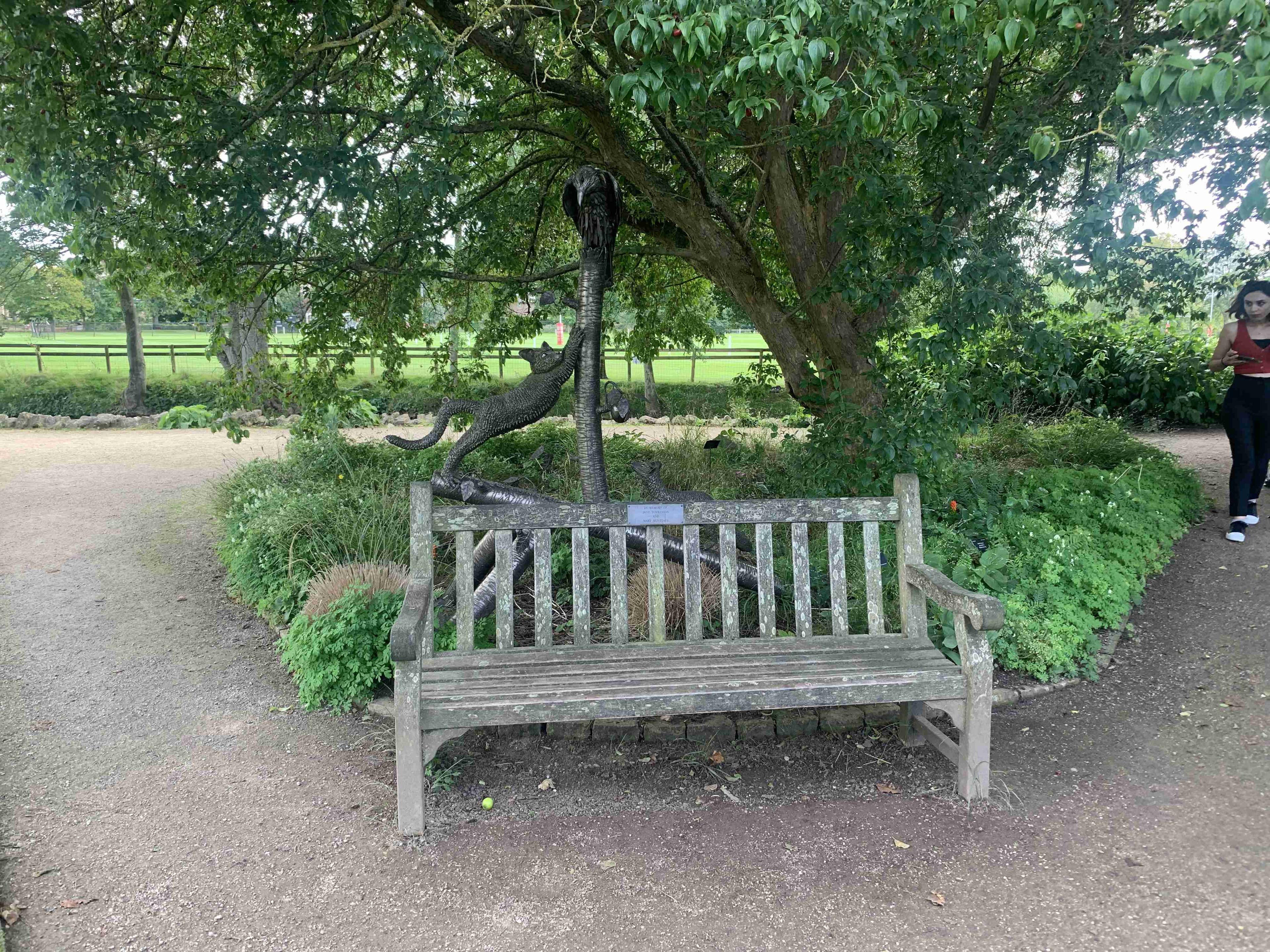 필립 풀먼의 '라이라의 벤치'