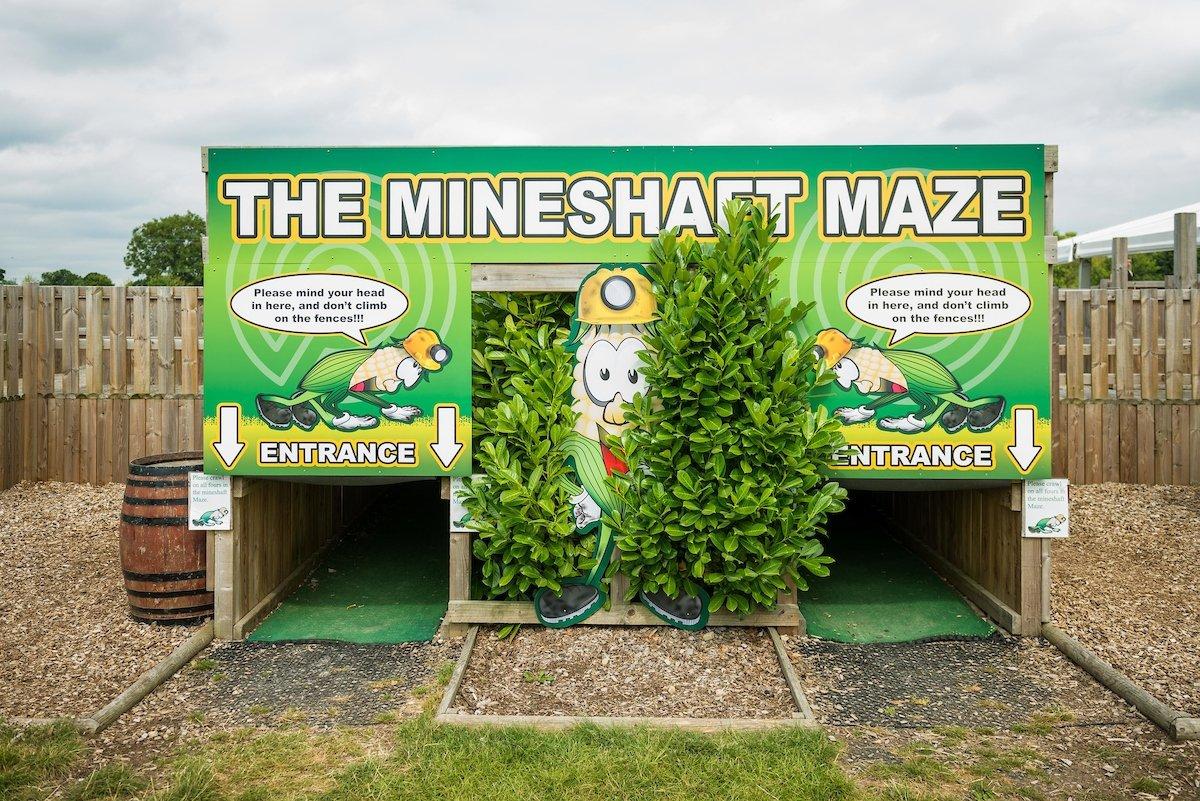 거대 옥수수 미로 입구 및 전망 지점