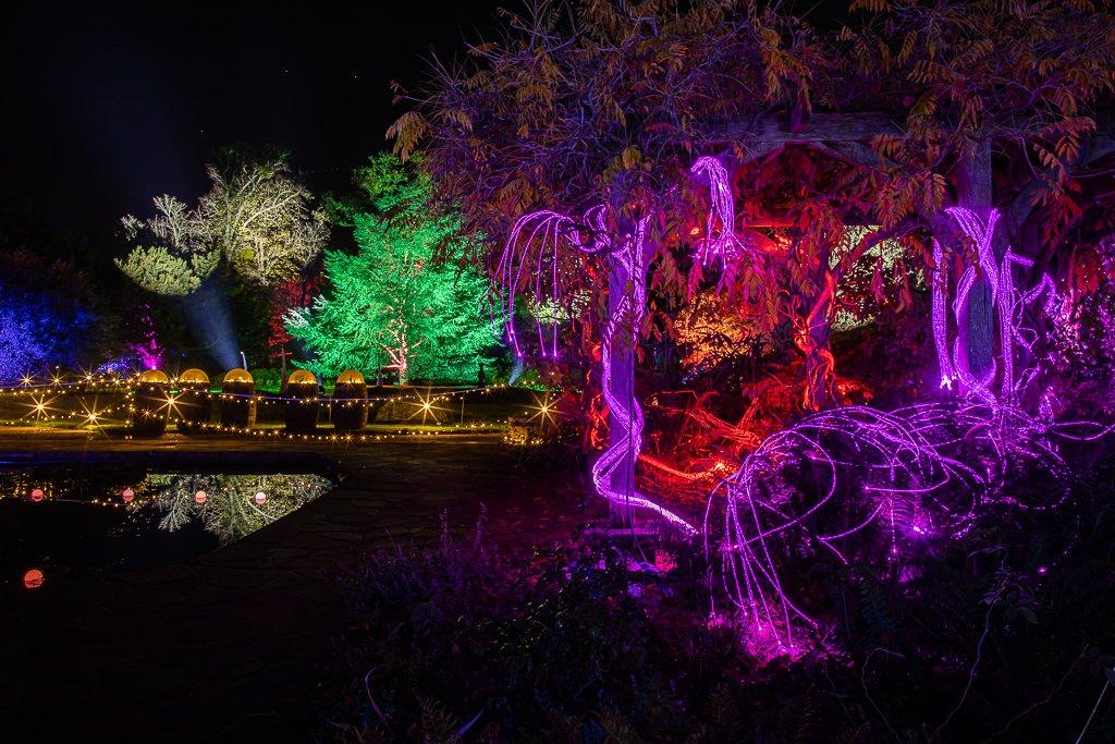 하일랜즈 저택의 크리스마스 조명 장식