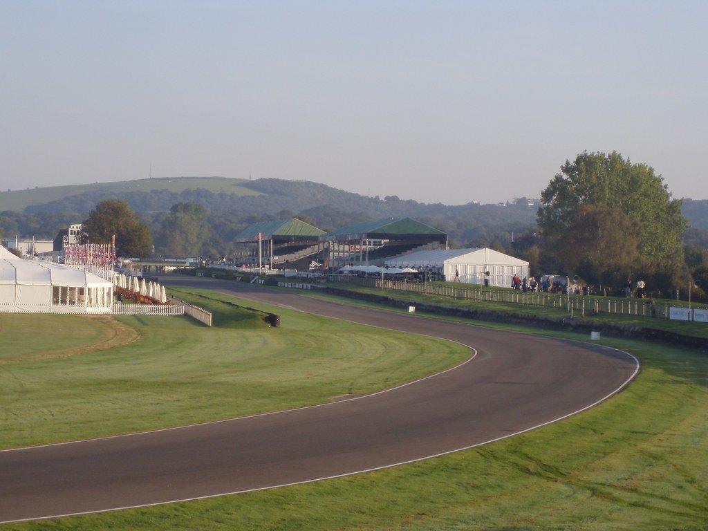 서킷 주변 및 공항 배경