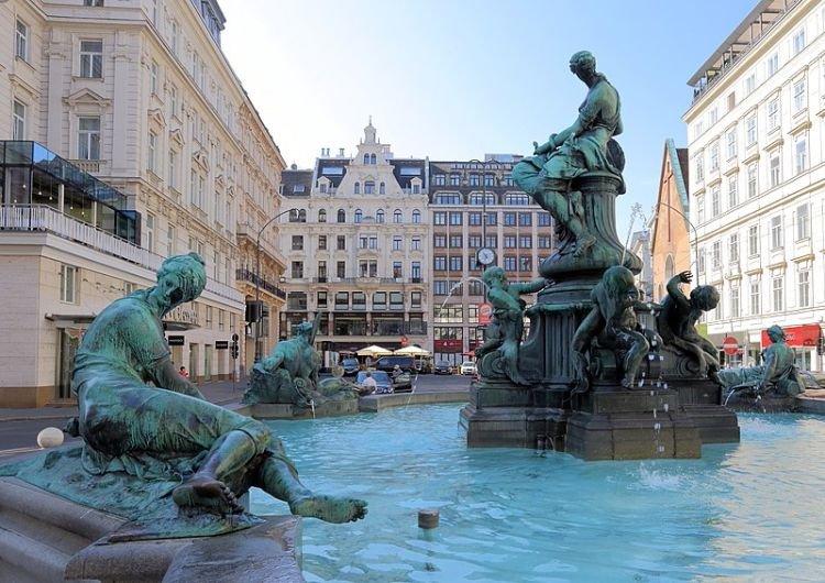 ⛲ 도너 분수(도너브루넨)