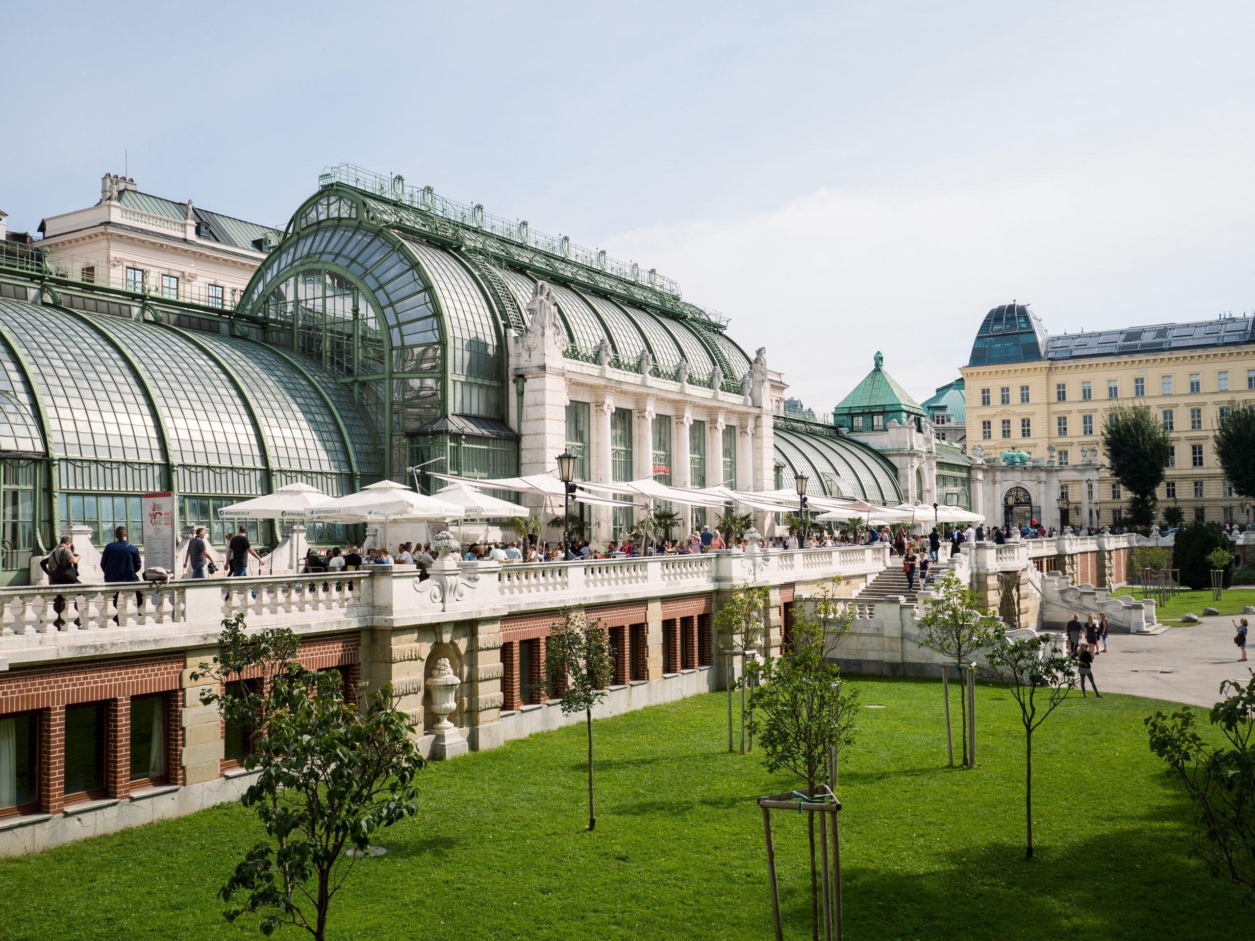 팔멘하우스 배경