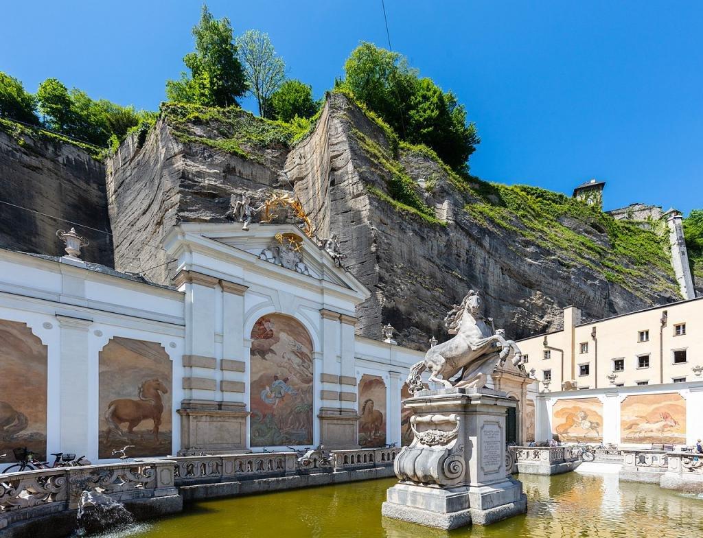 🐎 말 목욕탕 (프페르데슈베메)