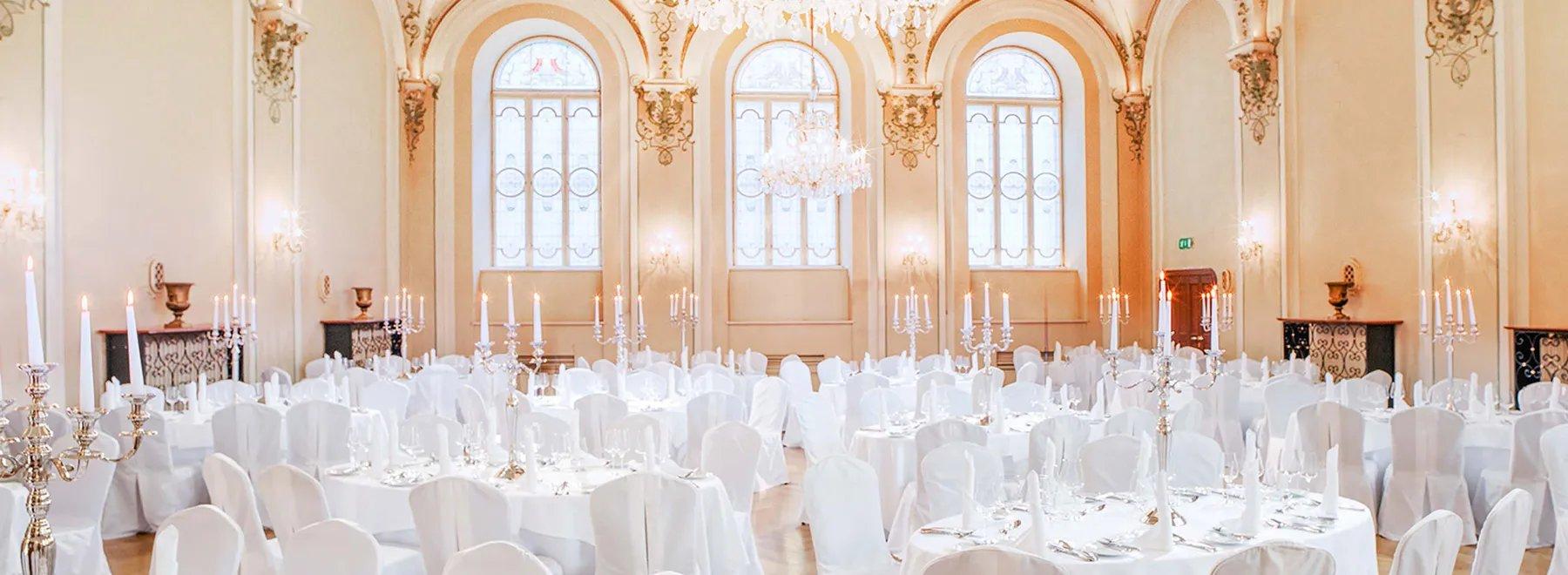 바로크 홀 내부 및 테이블 세팅