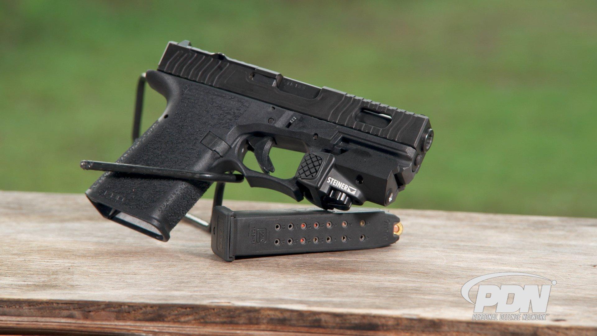 슈타이너 문 정면 광장