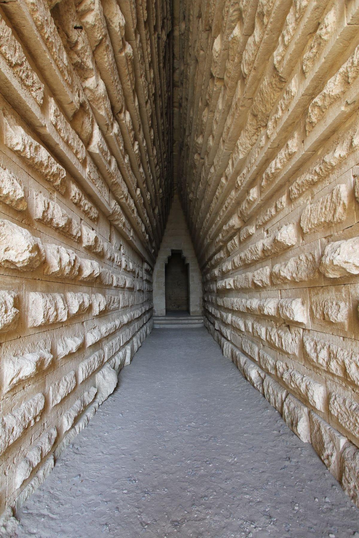 👑 왕의 고분 (차르스키 쿠르간)