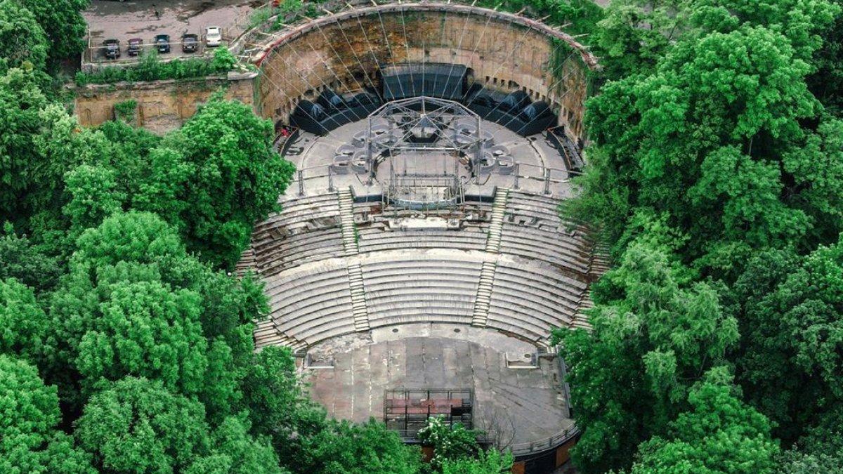 🏛️ 녹색 극장(젤레니 테아트르)