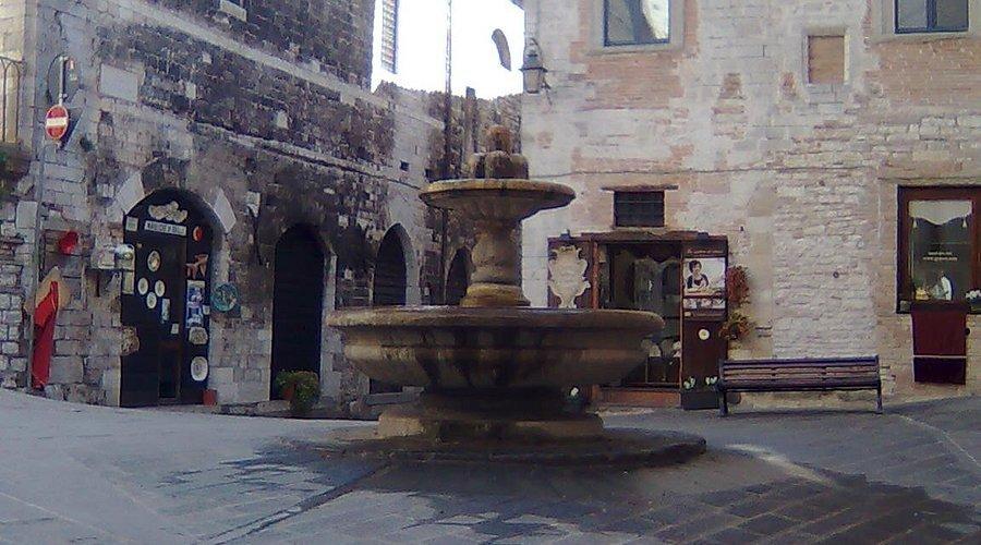 ⛲ 바르젤로 분수(폰타나 델 바르젤로)