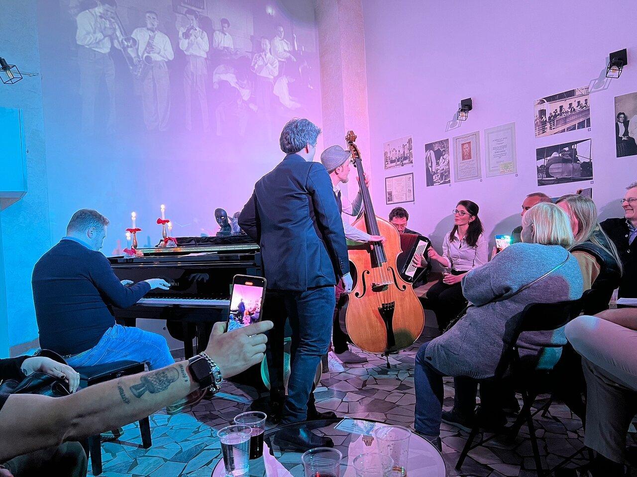 공연 중 아티스트 클로즈업