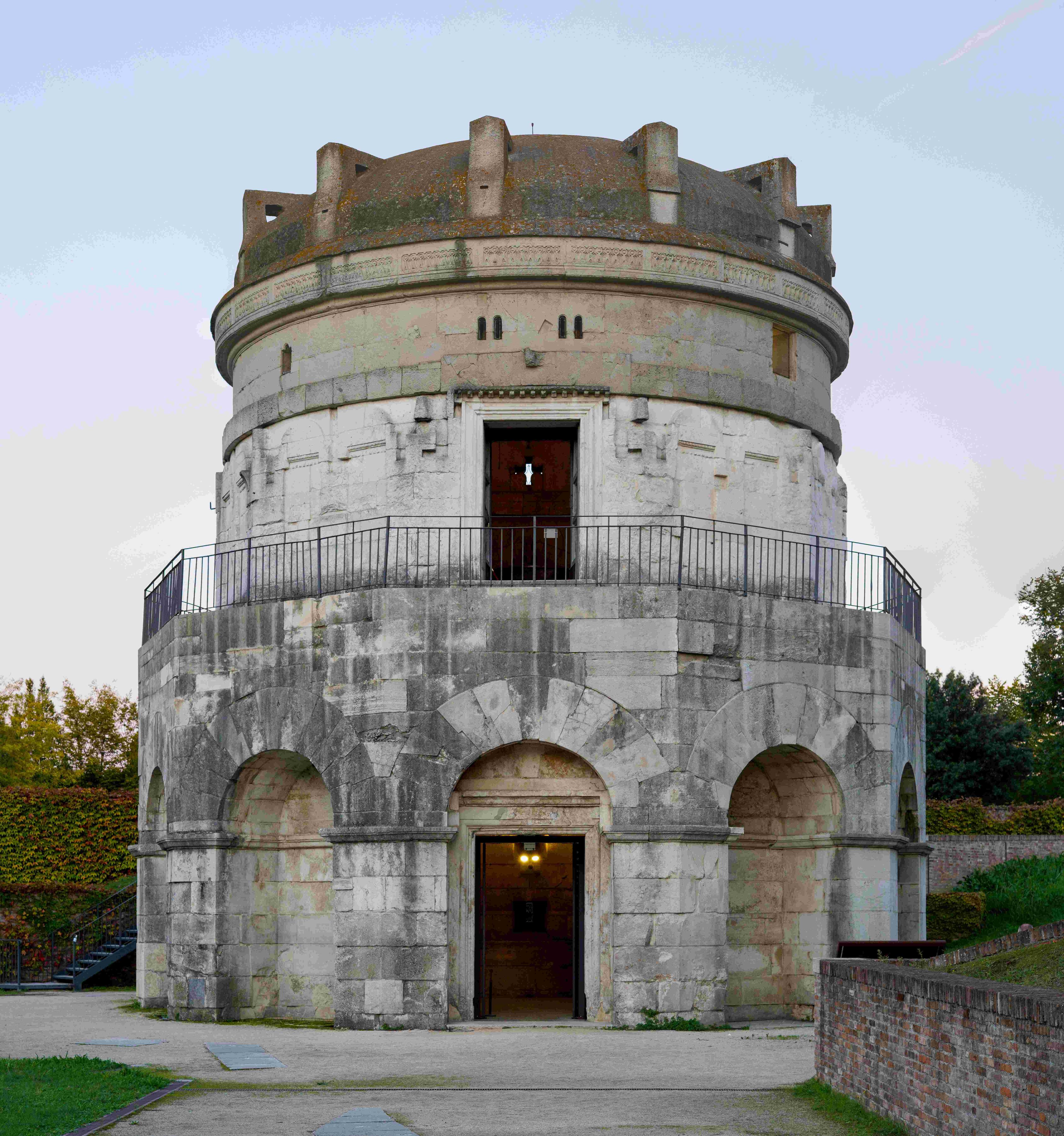 🏛️ 테오도리쿠스 영묘(마우솔레오 디 테오도리코)