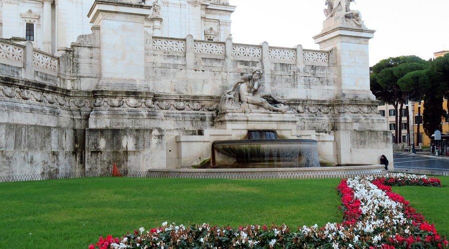 ⛲ 티레노 분수 (폰타나 델 티레노)